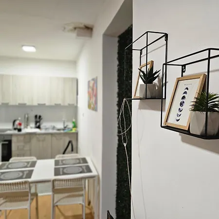 Lofty Living Squre *